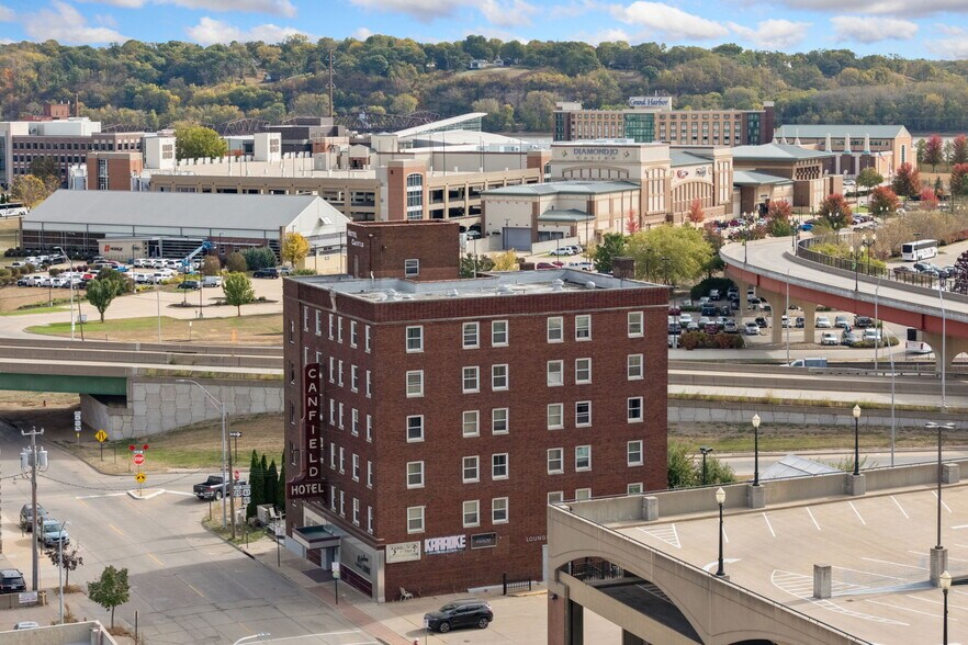 More Photos Of 36 W 4th St, Dubuque Hotel For Sale