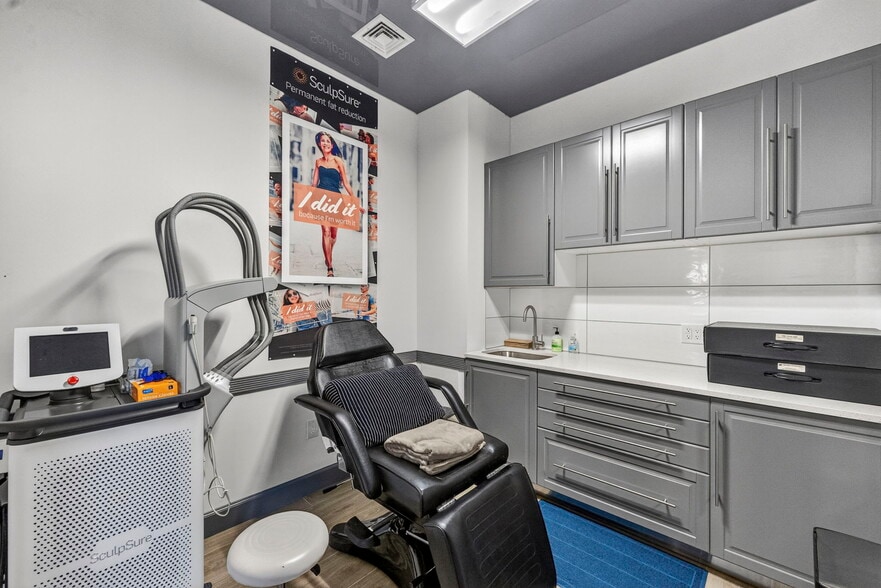 More Photos Of 1033-1077 River Rd, Edgewater Apartments For Sale