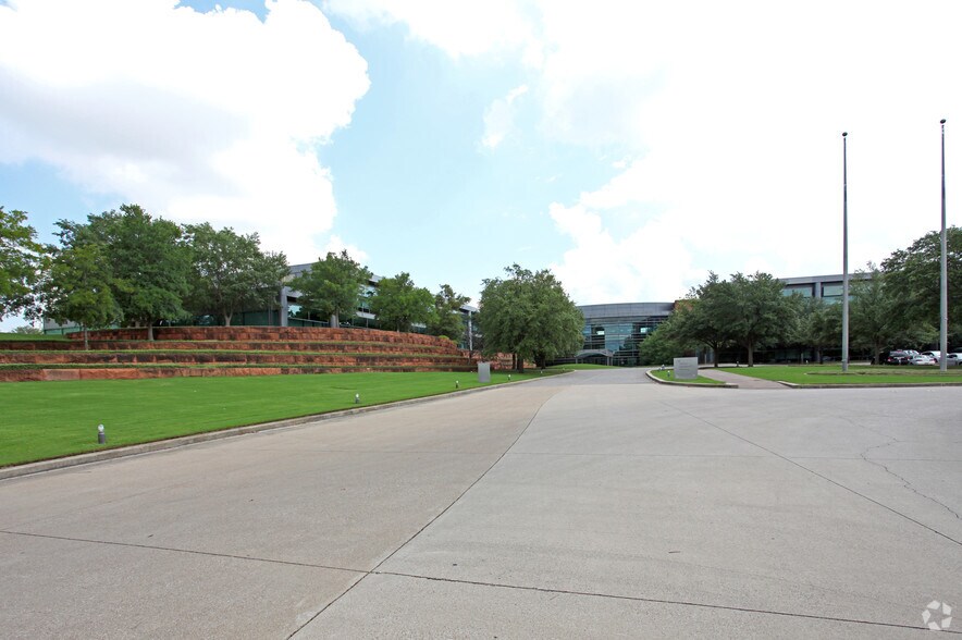 More Photos Of 700 Hidden Rdg, Irving Office For Lease