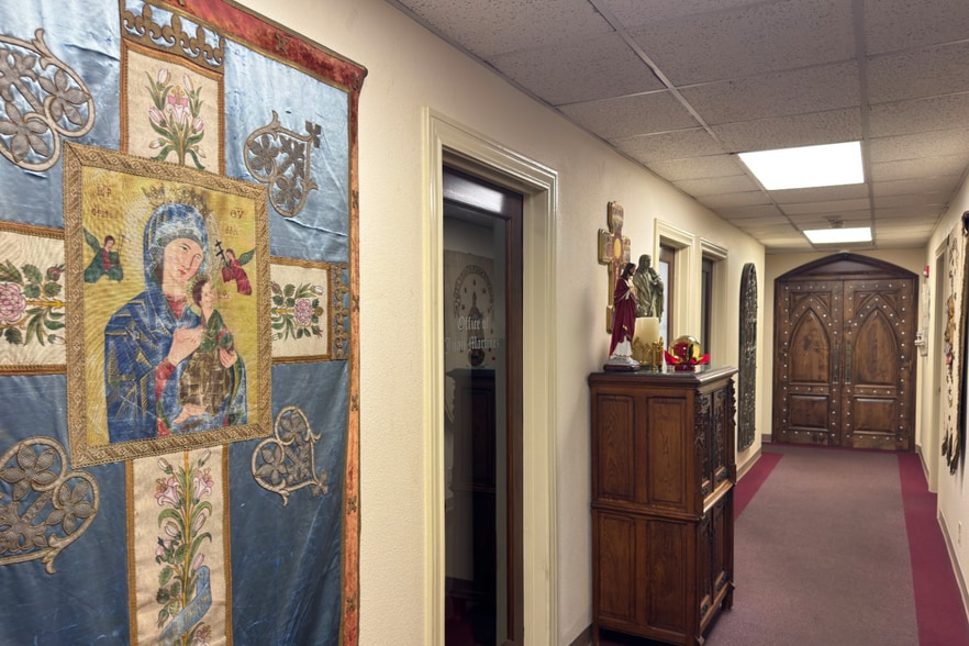 More Photos Of 9101 Airline Dr, Houston Religious Facility For Sale