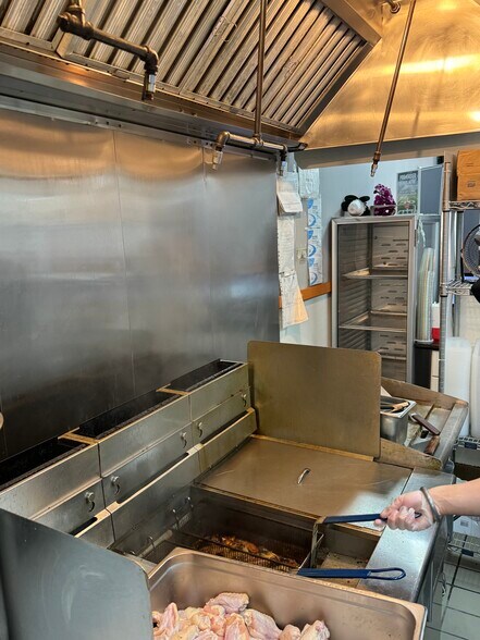 More Photos Of 1600 E Saint Georges Ave, Linden Restaurant For Sale