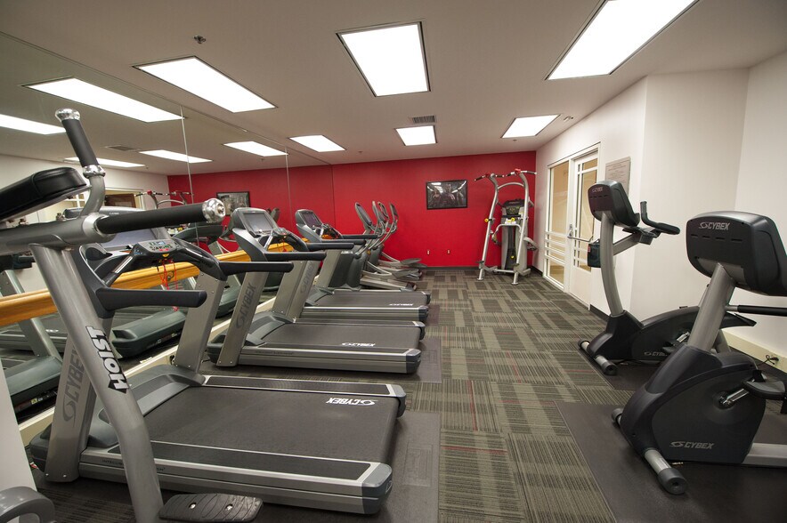 More Photos Of 1717 H St NW, Washington Office For Lease