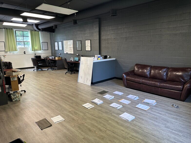 More Photos Of 815 Wildt St, Ann Arbor Warehouse For Lease