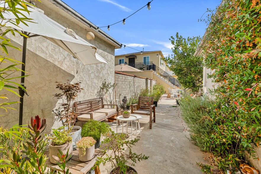 More Photos Of 1811 Ocean Park Blvd, Santa Monica Apartments For Sale