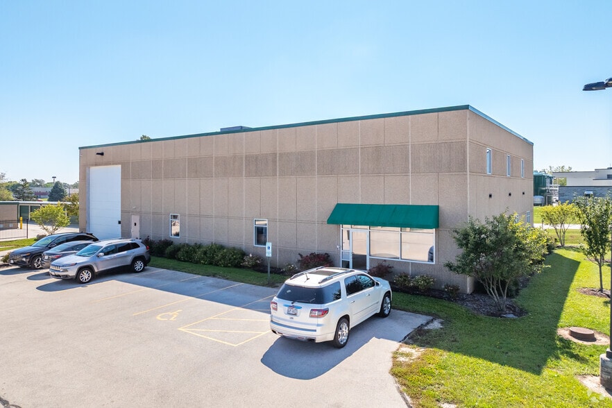 More Photos Of 520 Technology Way, Saukville Warehouse For Lease