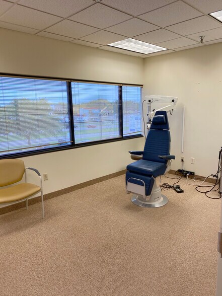 More Photos Of 2780 Snelling Ave N, Roseville Medical For Lease