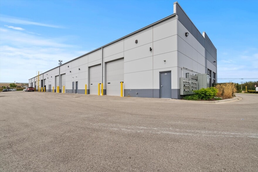 More Photos Of 1414-1440 Bolingbrook Dr, Romeoville Industrial For Sale