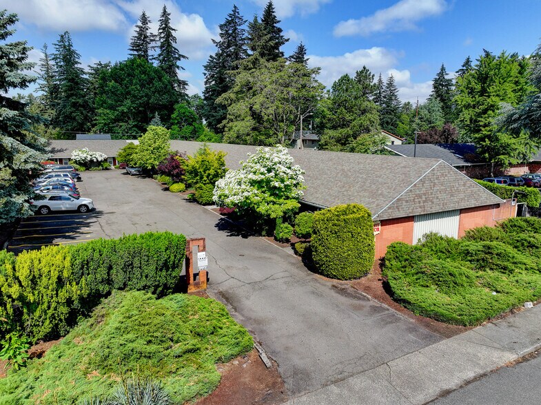 Primary Photo Of 611 SE 139th Ave, Portland Apartments For Sale