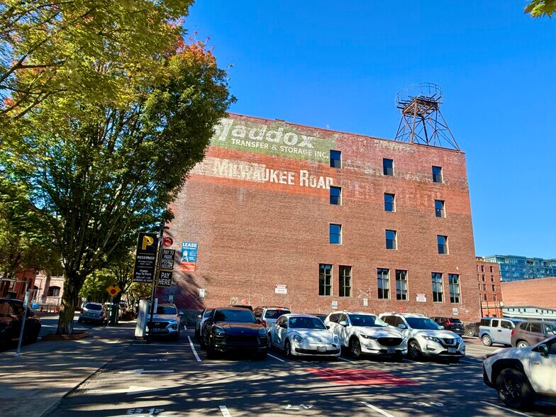 More Photos Of 1231 NW Hoyt St, Portland Loft Creative Space For Lease