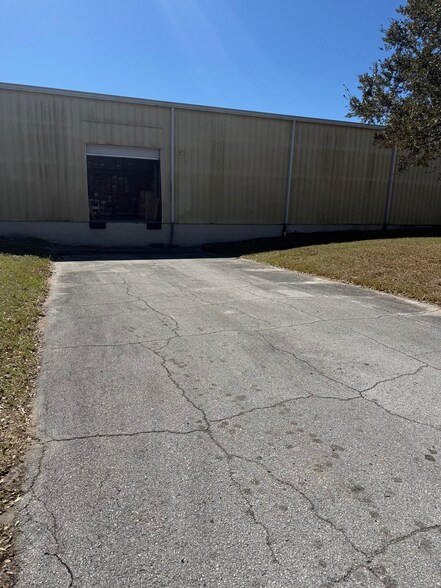 More Photos Of 900 Armstrong Blvd, Kissimmee Warehouse For Lease