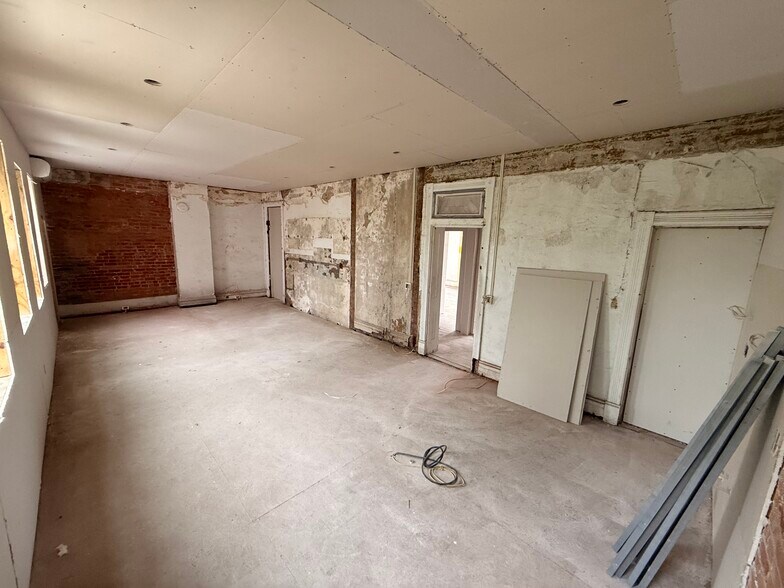 More Photos Of 1913 Central Ave, Cincinnati Office Residential For Sale