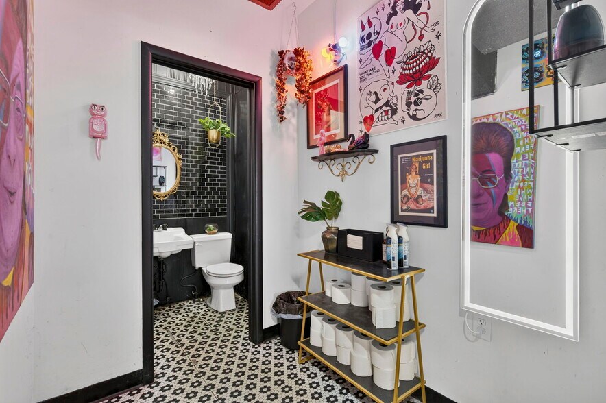 More Photos Of 1950 S Glenstone Ave, Springfield Storefront For Sale