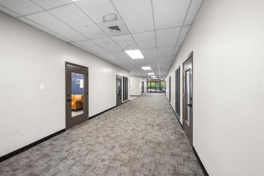 More Photos Of 1730 SW Military Dr, San Antonio Medical For Sale
