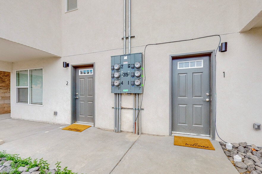 More Photos Of 615 Iron Ave SW, Albuquerque Apartments For Sale