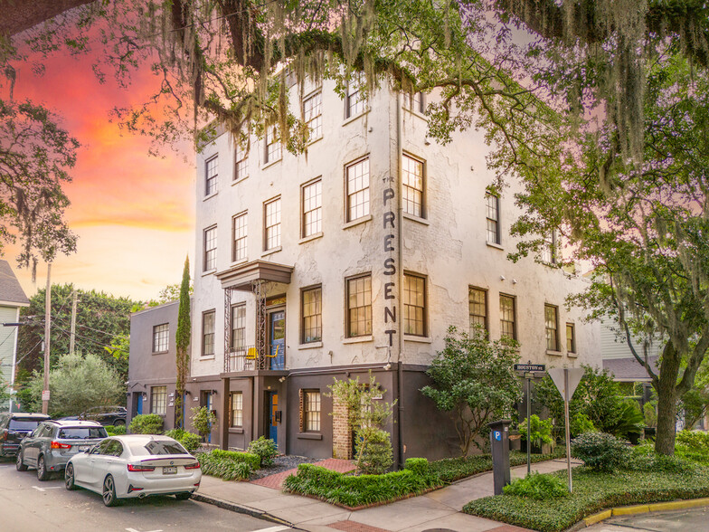 Primary Photo Of 224 Houston St, Savannah Hotel For Sale