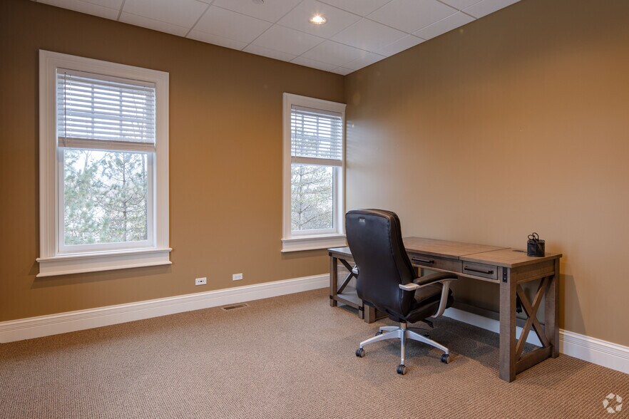 More Photos Of 1232-1280 American Way, Libertyville Medical For Lease