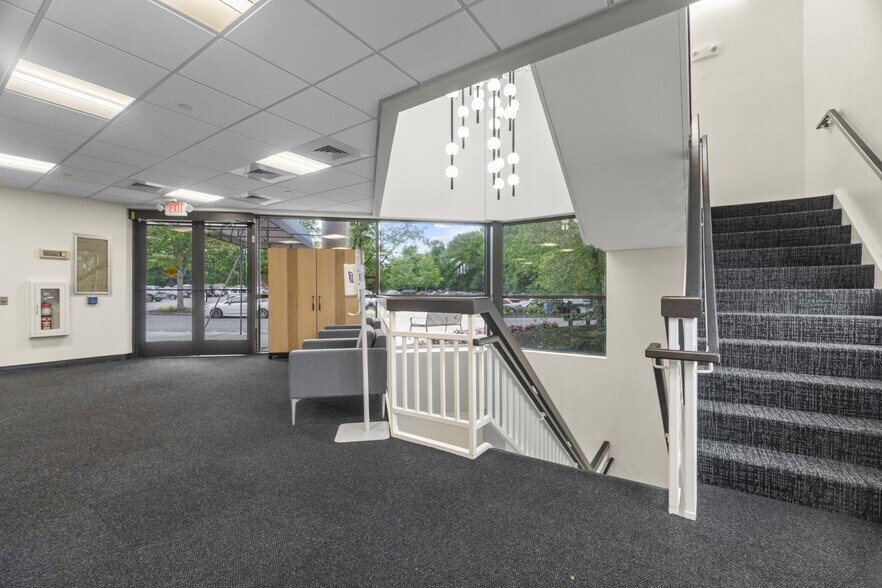 More Photos Of 15 Corporate Dr, Trumbull Medical For Lease