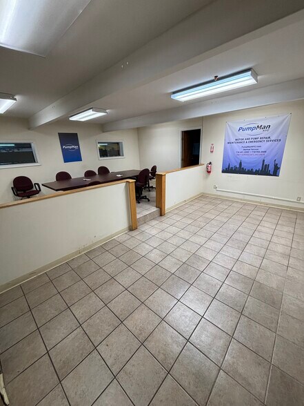 More Photos Of 24-25 46th St, Astoria Warehouse For Lease