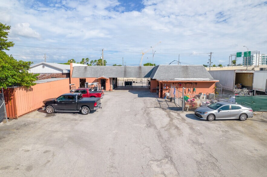 More Photos Of 2296 W State Road 84, Fort Lauderdale Distribution For Sale