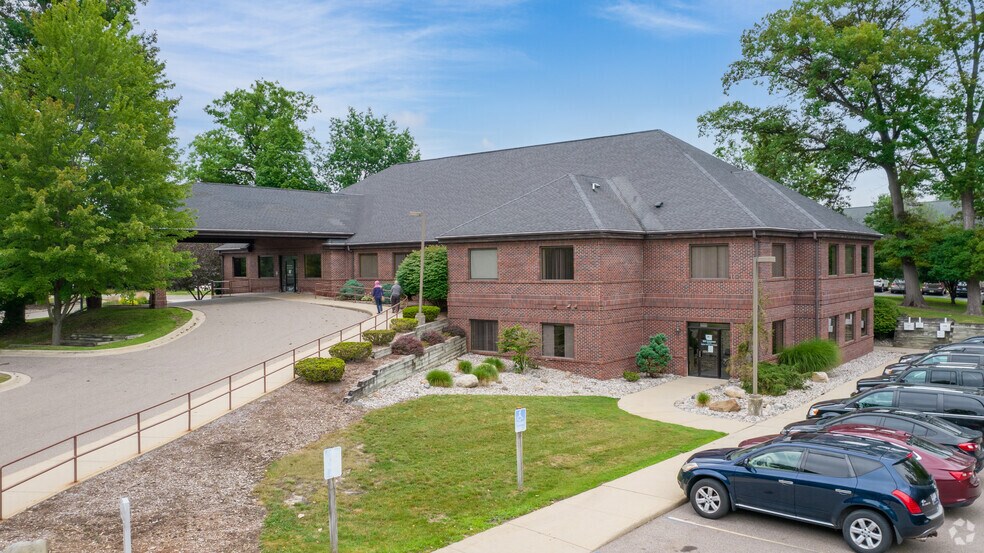 More Photos Of 1625 Ramblewood Dr, East Lansing Medical For Sale