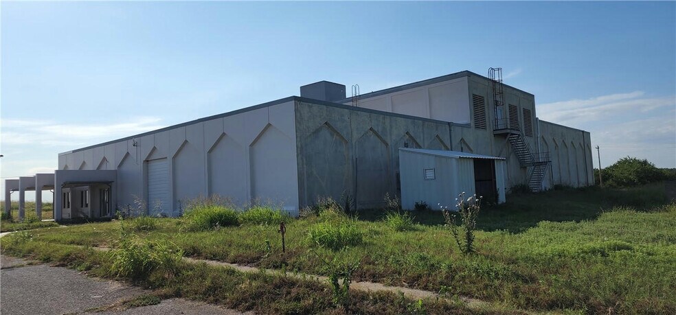 More Photos Of 120 Highway 74, Guthrie Flex For Sale