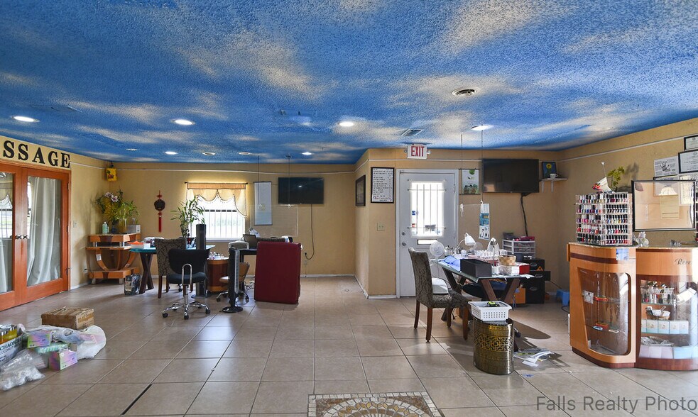 More Photos Of 4500 Kemp Blvd, Wichita Falls General Retail For Sale