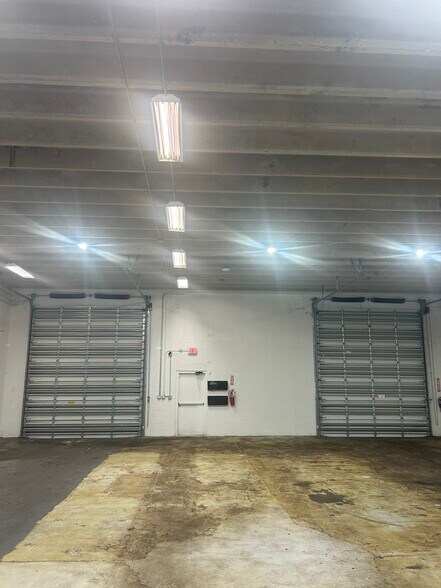 More Photos Of 2591-2595 NW 4th Ct, Fort Lauderdale Warehouse For Lease