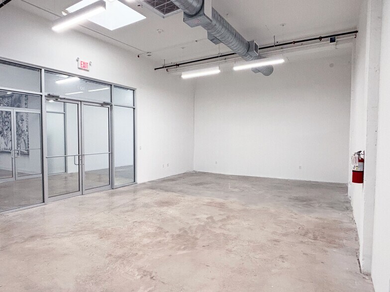 More Photos Of 350-370 NE 75th St, Miami Office For Lease