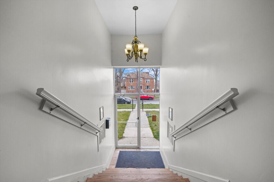 More Photos Of 7152 S Emerald Ave, Chicago Apartments For Sale