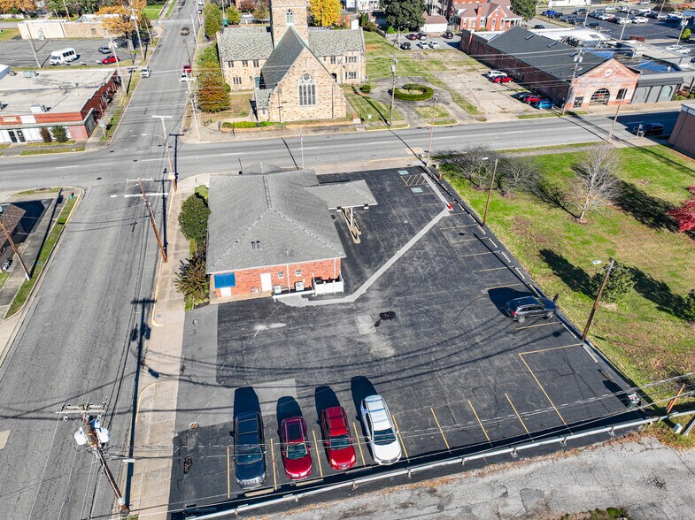 More Photos Of 630 Jefferson St, Paducah Office For Sale