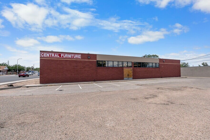 More Photos Of 221 Broadway Blvd SE, Albuquerque Freestanding For Sale