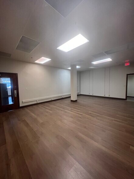 More Photos Of 1543 Pacific Ave, Santa Cruz Storefront Retail Office For Lease