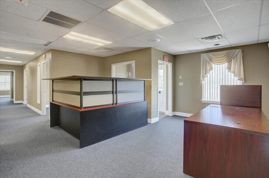 More Photos Of 1137 Kennebec Dr, Chambersburg Office For Sale