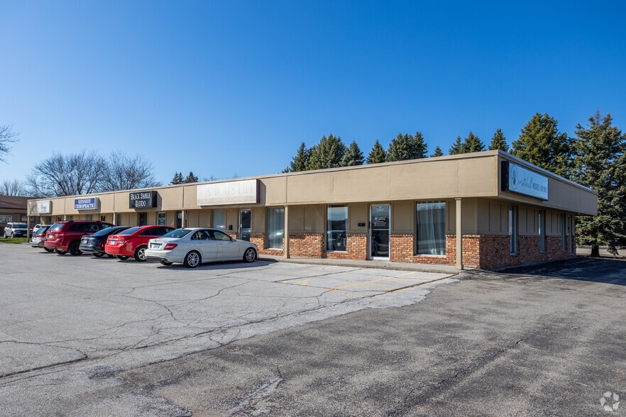 More Photos Of 2202 W 1st St, Ankeny General Retail For Lease