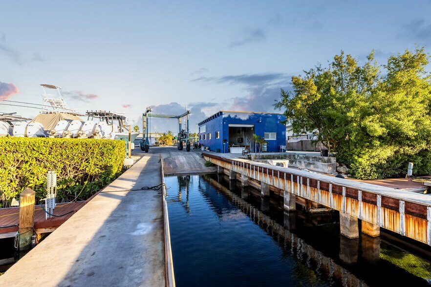 More Photos Of 90400 Overseas Hwy, Tavernier Marina For Sale
