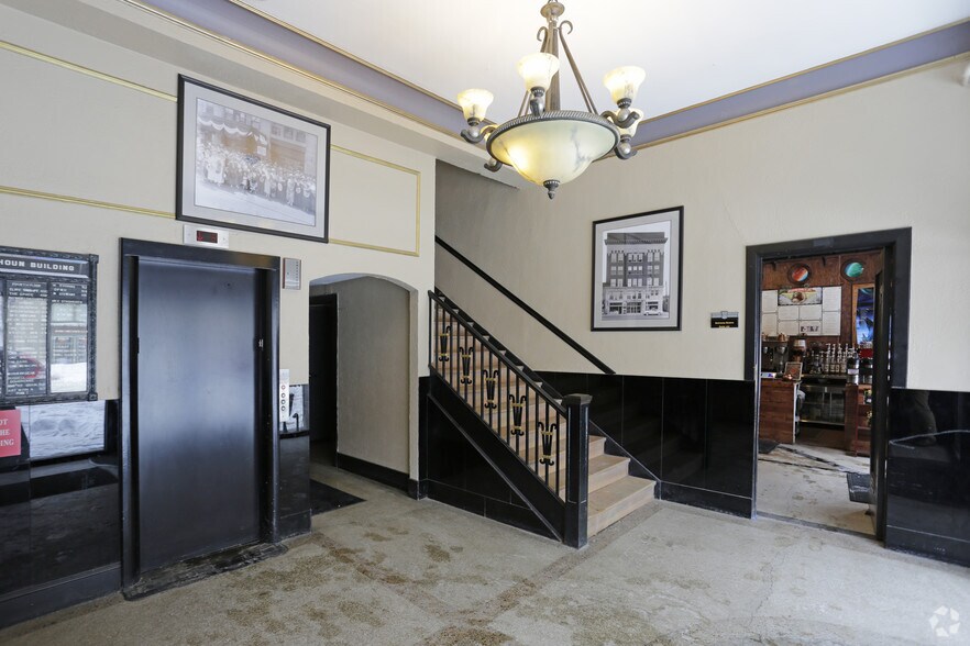 More Photos Of 711 W Lake St, Minneapolis Loft Creative Space For Sale