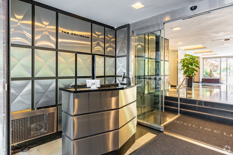 More Photos Of 30 W 60th St, New York Apartments For Lease