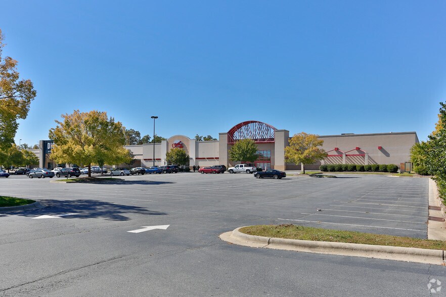 More Photos Of 8809 Jw Clay Blvd, Charlotte General Retail For Lease