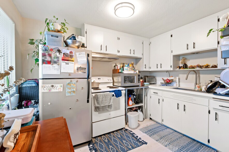 More Photos Of 19207 60th Ave W, Lynnwood Apartments For Sale