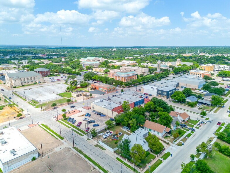 More Photos Of 3014-3016 E Rosedale St, Fort Worth Freestanding For Lease