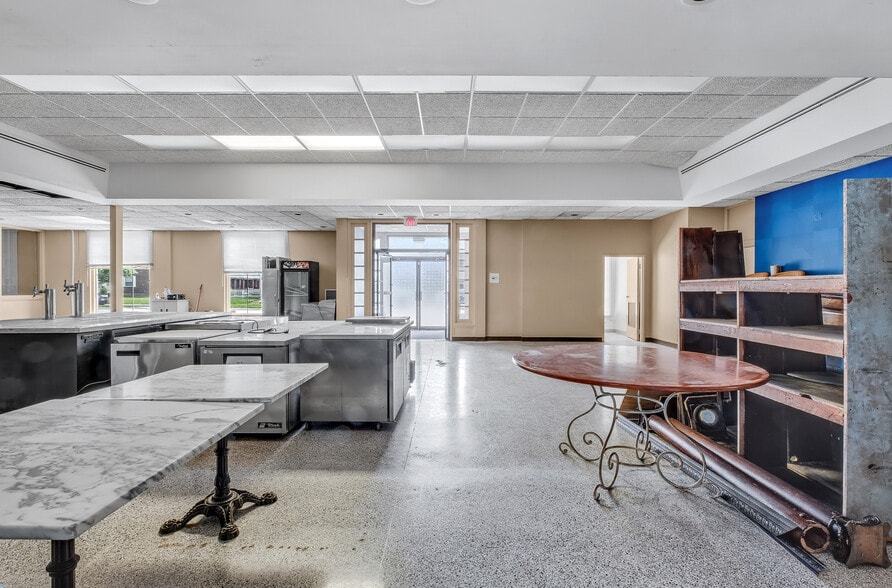 More Photos Of 2359 S Shelby St, Indianapolis Bank For Sale