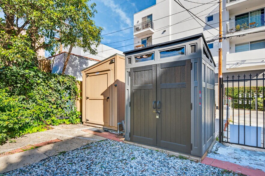 More Photos Of 822 Hayworth Ave, Los Angeles Apartments For Sale