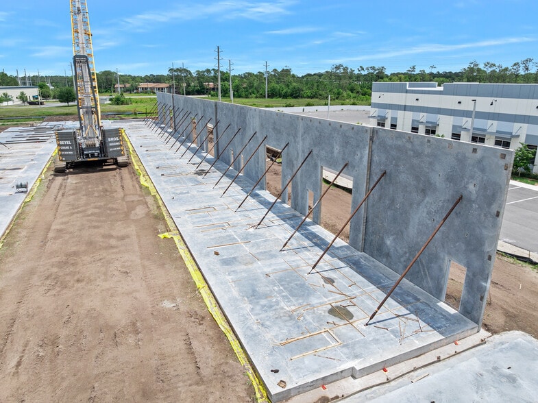 Primary Photo Of 2399 Mason Ave, Daytona Beach Industrial For Lease