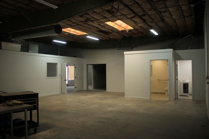 More Photos Of 1030 W 2nd St, Pomona Service For Lease