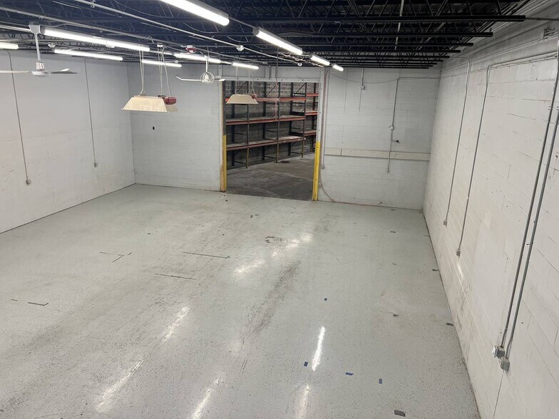 More Photos Of 159 Temple St, Nashua Warehouse For Lease