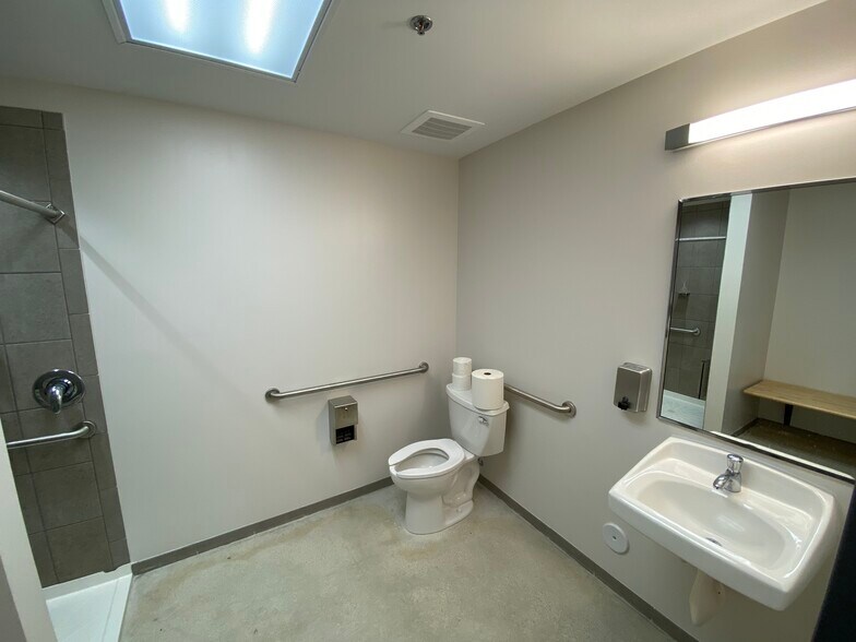 More Photos Of 7451 Riviera Blvd, Miramar Unknown For Lease