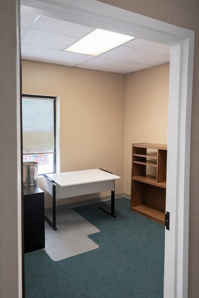 More Photos Of 1785 Grassland Pky, Alpharetta Industrial For Lease