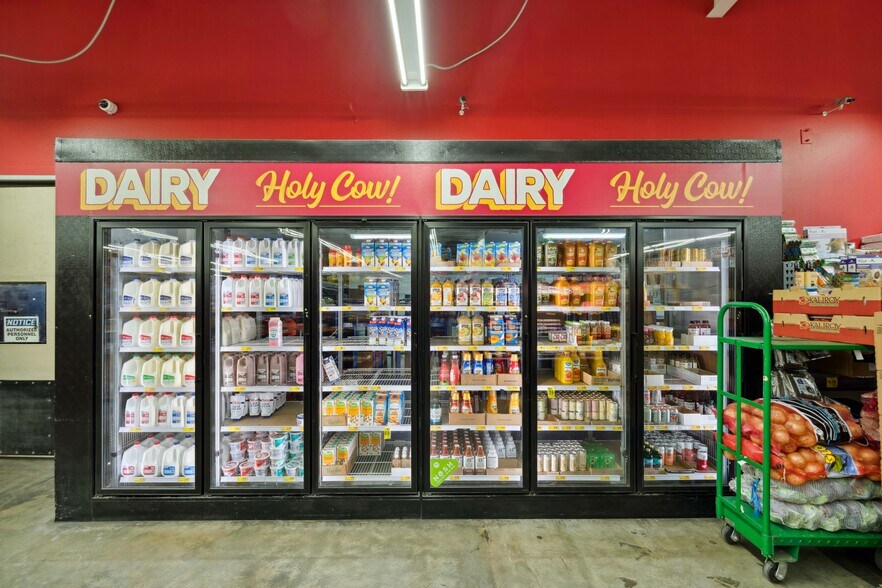 More Photos Of 1385 Newmark Ave, Coos Bay Supermarket For Sale