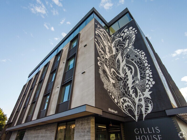 More Photos Of 5570 Melrose Ave, Los Angeles Apartments For Lease