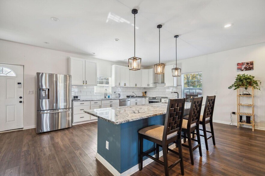 More Photos Of 4677 E Livingston Ave, Columbus Specialty For Sale